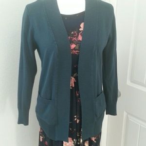 Forest green cardigan with pockets